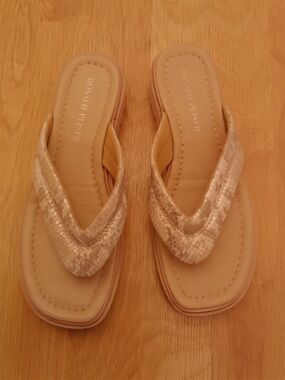 Donald J. Pliner Barbera Square Toe Thong V‑Strap Sandals